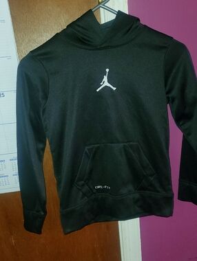 Jordan KidsBlack  Dri-FIT Hoodie Sweatshirt with White Jumpman. 8 To10 Year Olds